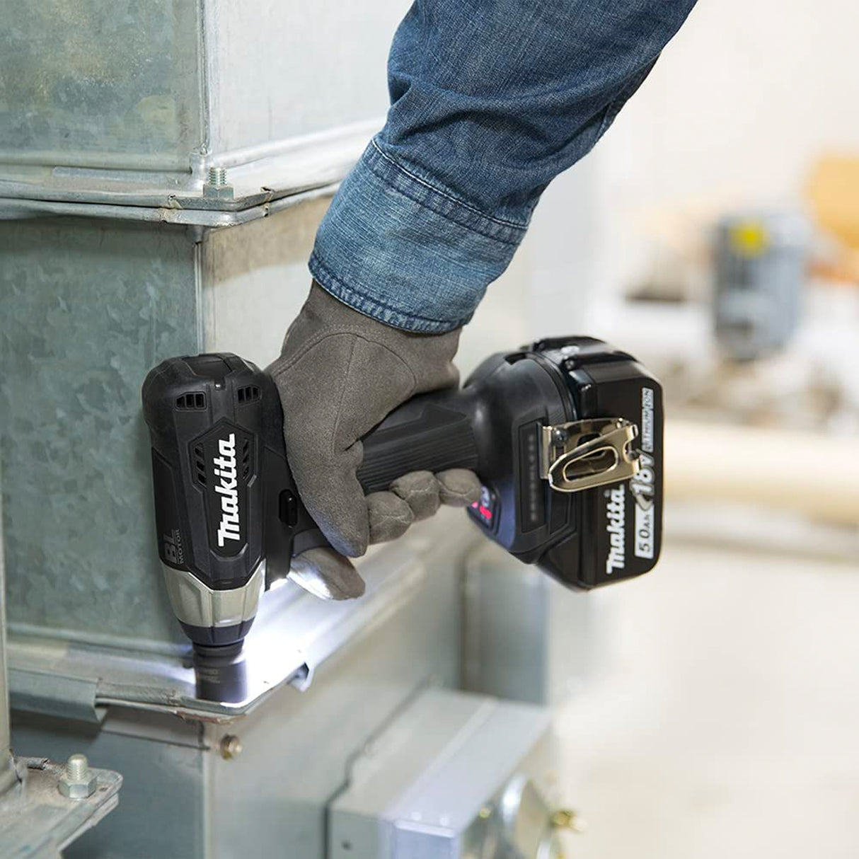 Makita DTW180TX1B 3/8" Brushless Sub-Compact Cordless Impact Wrench with 5.0 Ah Battery and Charger Kit