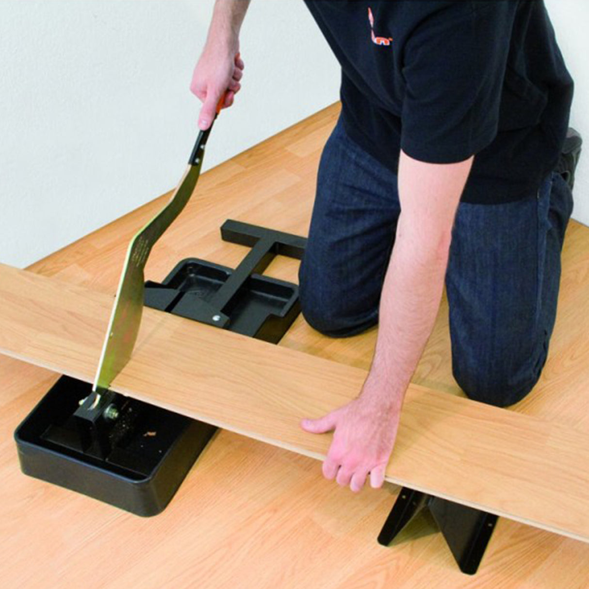 Edma STRATICUT® 230 - Laminate Flooring Guillotine